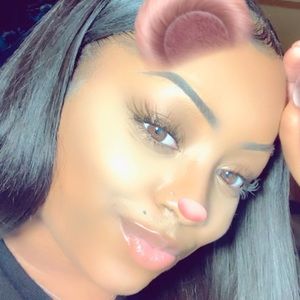 Meet your Posher, Laynie